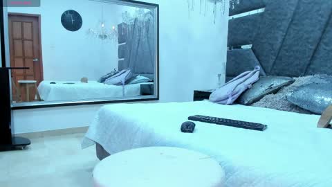 Snapshot of janna_foxx chatting on June 1, 4:03 am Janna online show from June 1, 4:03 am
