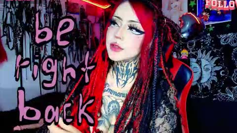 Snapshot of janna_ink chatting on February 16, 11:23 pm online show from February 16, 11:23 pm