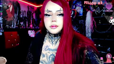 Snapshot of janna_ink chatting on April 5, 11:24 pm online show from April 5, 11:24 pm