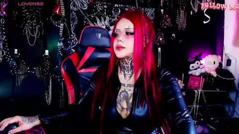 Snapshot of janna_ink chatting on May 9, 9:20 pm online show from May 9, 9:20 pm