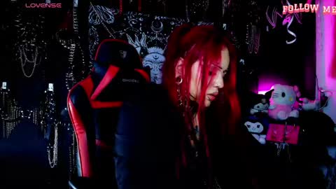 Snapshot of janna_ink chatting on May 11, 3:12 am online show from May 11, 3:12 am
