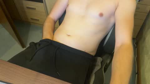 janni_95 online show from October 15, 3:56 pm