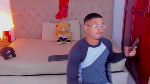 janomar01 online show from December 20, 6:48 pm