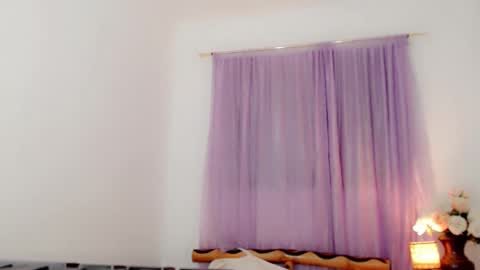 Snapshot of japanesse_susiexx chatting on December 11, 6:31 pm Susie-- online show from December 11, 6:31 pm