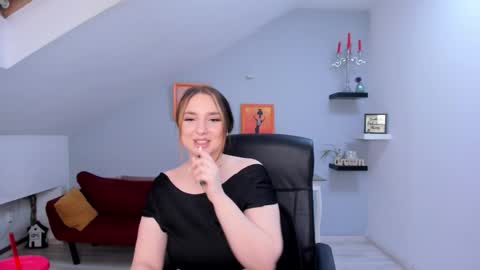 Snapshot of jaquelinlaurent chatting on February 17, 9:54 pm JaquelinLaurent online show from February 17, 9:54 pm