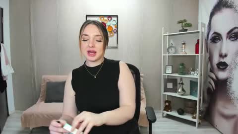 Snapshot of jaquelinlaurent chatting on March 3, 9:53 pm JaquelinLaurent online show from March 3, 9:53 pm