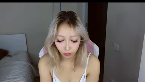 Snapshot of jasmilee chatting on April 1, 7:11 pm Jasmine online show from April 1, 7:11 pm