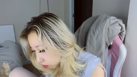 Snapshot of jasmilee chatting on April 9, 7:30 pm Jasmine online show from April 9, 7:30 pm