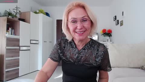 Snapshot of jasmin18v chatting on October 19, 1:23 pm Jasmin room for people 40 online show from October 19, 1:23 pm