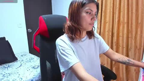 Snapshot of jasmine_harris chatting on May 20, 3:24 am jasmine online show from May 20, 3:24 am
