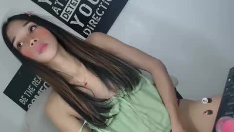 Snapshot of jasmine_on_live chatting on March 6, 6:37 pm CUTE JANNA online show from March 6, 6:37 pm