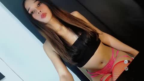 Snapshot of jasmine_on_live chatting on April 15, 9:38 am CUTE JANNA online show from April 15, 9:38 am