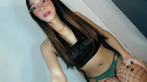 Snapshot of jasmine_on_live chatting on June 18, 6:13 am CUTE JANNA online show from June 18, 6:13 am