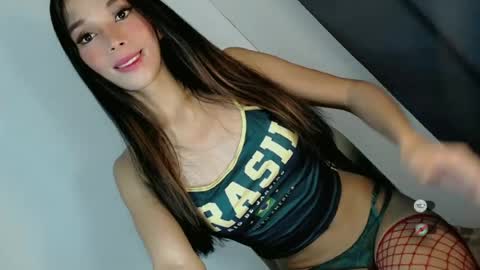 Snapshot of jasmine_on_live chatting on June 28, 5:13 am CUTE JANNA online show from June 28, 5:13 am