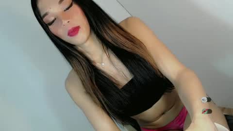 Snapshot of jasmine_on_live chatting on July 5, 2:29 am CUTE JANNA online show from July 5, 2:29 am
