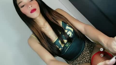 Snapshot of jasmine_on_live chatting on July 7, 1:08 am CUTE JANNA online show from July 7, 1:08 am