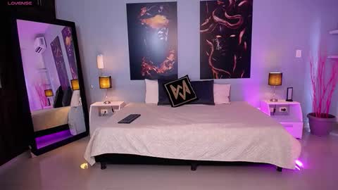 Instagram jasminecampbell1  online show from January 14, 9:20 pm