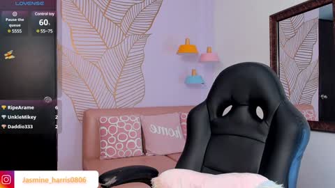 Snapshot of jasmineharris chatting on December 26, 3:10 pm jasmineharris online show from December 26, 3:10 pm