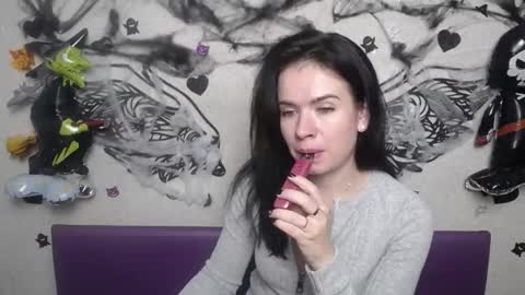 JasmineKouch online show from November 6, 8:43 pm