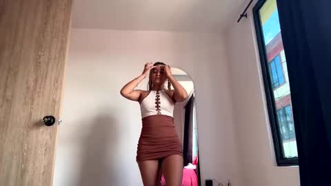 Snapshot of jasminneblair chatting on April 11, 3:27 pm Jasminne online show from April 11, 3:27 pm