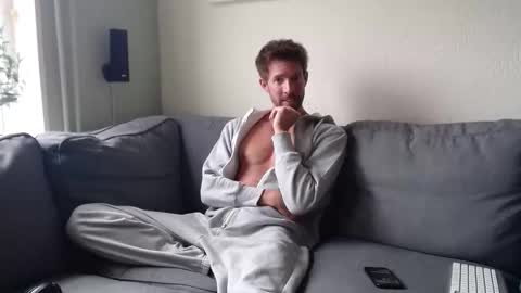 Snapshot of jasonberg29 chatting on February 10, 1:37 pm Jason online show from February 10, 1:37 pm
