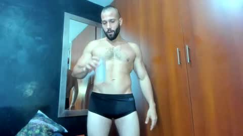 Snapshot of jasonmartiinez chatting on December 3, 4:49 pm online show from December 3, 4:49 pm