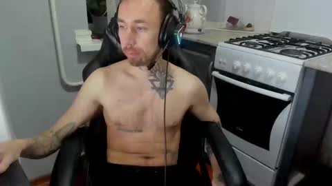 Snapshot of jasonwaker chatting on December 12, 9:15 pm jasonwaker online show from December 12, 9:15 pm