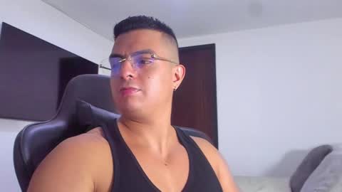 JBrooksXx online show from February 12, 2:14 am