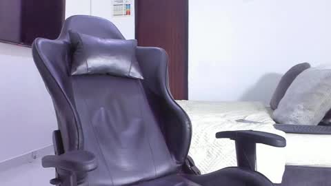 JBrooksXx online show from February 20, 1:25 am