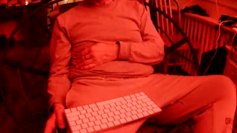 jasperh98 online show from December 18, 8:42 am