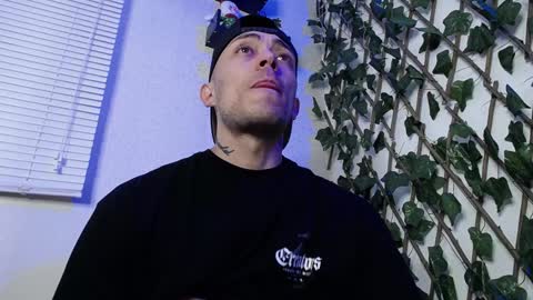 JKing  online show from December 15, 7:46 am