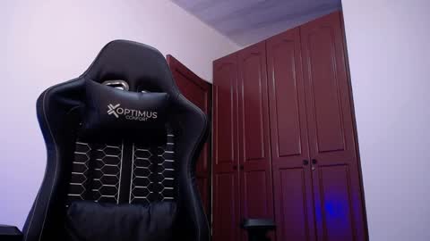 JKing  online show from April 3, 3:04 am