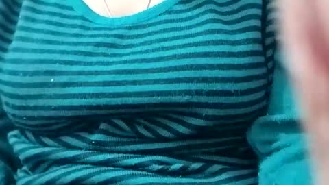 Snapshot of jasspreettt chatting on November 27, 9:33 am jasspreettt online show from November 27, 9:33 am