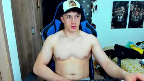 Javier online show from December 17, 12:34 am