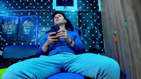 Javier online show from September 17, 12:01 am