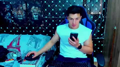 Javier online show from December 19, 7:32 pm