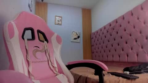 Snapshot of jax_maliq chatting on November 12, 2:45 am jax_maliq online show from November 12, 2:45 am