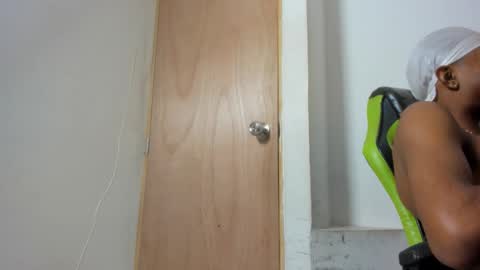 Snapshot of jax_maliq chatting on November 18, 4:33 pm jax_maliq online show from November 18, 4:33 pm