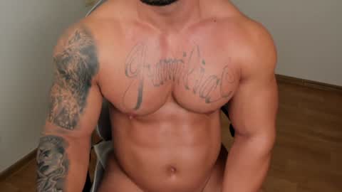 Snapshot of jaxonhunk chatting on December 9, 7:39 am JaxonHunk online show from December 9, 7:39 am