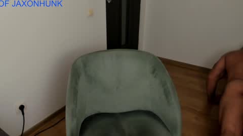 Snapshot of jaxonhunk chatting on December 31, 1:47 am JaxonHunk online show from December 31, 1:47 am
