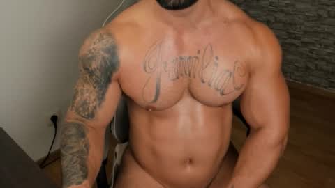 Snapshot of jaxonhunk chatting on October 3, 9:23 pm JaxonHunk online show from October 3, 9:23 pm
