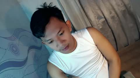 Snapshot of jay_xxx24 chatting on June 23, 12:14 pm jay_xxx24 online show from June 23, 12:14 pm