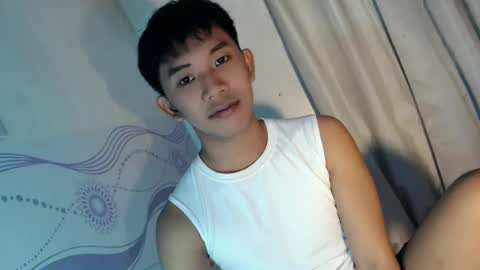 Snapshot of jay_xxx24 chatting on July 2, 11:27 am jay_xxx24 online show from July 2, 11:27 am