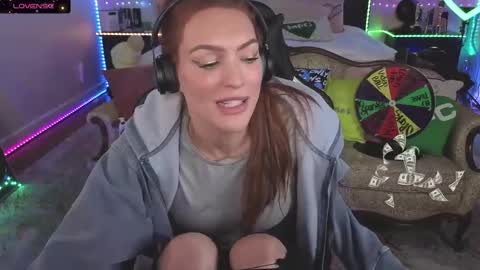 JennyBlighe online show from November 28, 4:31 pm