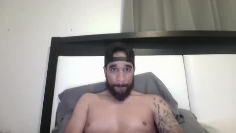 Snapshot of jayden23236 chatting on February 15, 7:17 pm jayden23236 online show from February 15, 7:17 pm