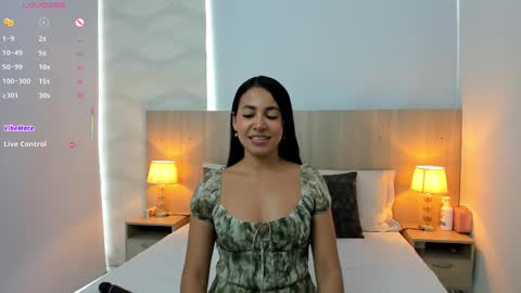 Snapshot of jaylen_sweet chatting on October 18, 11:33 am Jaylen Sweet OLINE 2 PM-10PM TIME COLOMBIA online show from October 18, 11:33 am