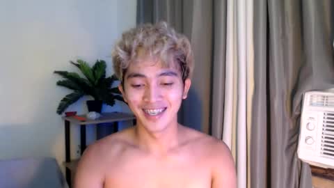 jaysee_hugecox online show from May 31, 6:20 pm