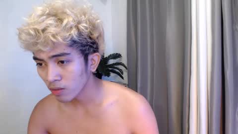 jaysee_hugecox online show from June 4, 9:37 am