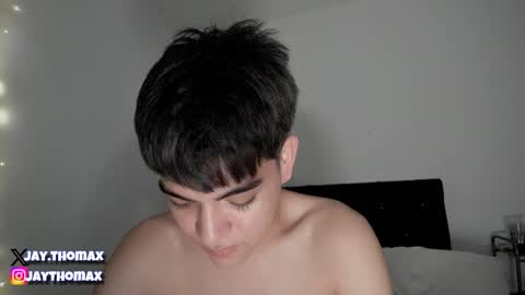 Snapshot of jaythomax chatting on December 28, 8:05 am jaythomax online show from December 28, 8:05 am