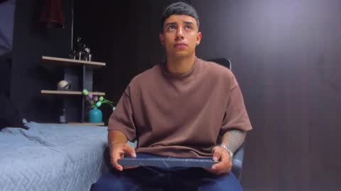 jaze_bradley online show from December 15, 11:25 am